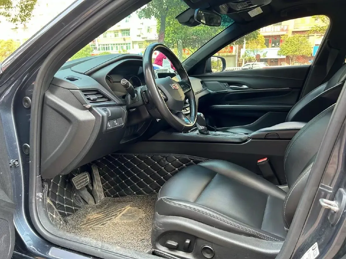 2021 Cadillac CT4 2.0T 237HP L4 8AT,autocango,china used car exporter,china ev exporter,chinese used car exporter,chinese used ev exporter