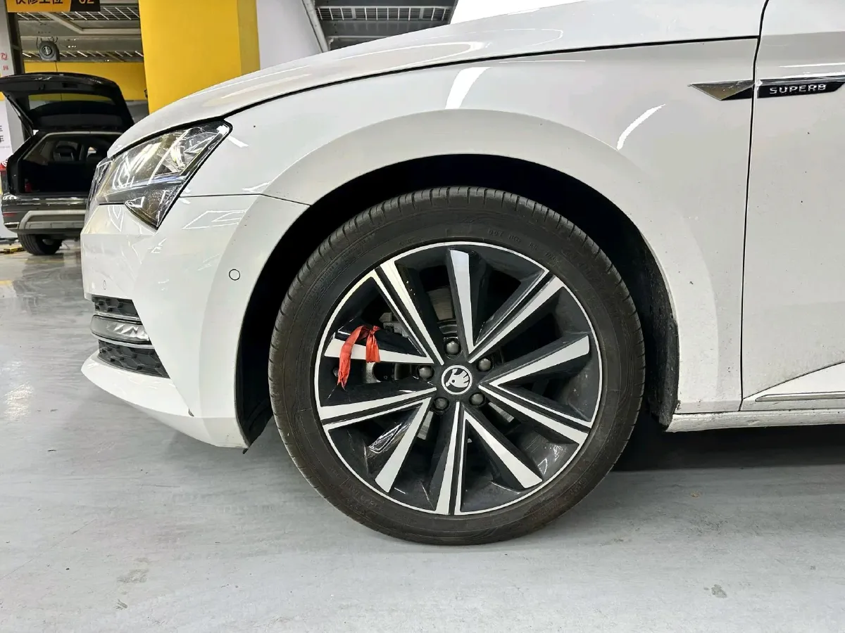 2024 Skoda Superb 1.4T 150HP L4 7DCT,autocango,china used car exporter,china ev exporter,chinese used car exporter,chinese used ev exporter