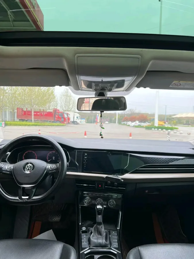 2019 Volvo V40 1.5T 152HP L4 6AT,autocango,china used car exporter,china ev exporter,chinese used car exporter,chinese used ev exporter