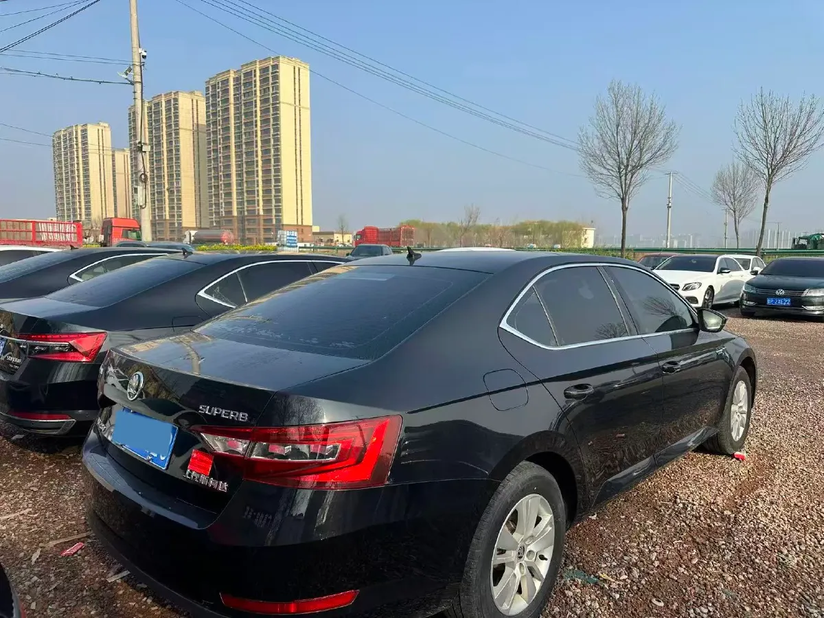 2018 Skoda Superb 1.4T 150HP L4 7DCT,autocango,china used car exporter,china ev exporter,chinese used car exporter,chinese used ev exporter