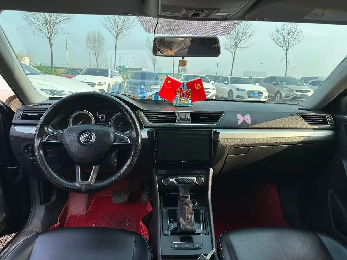 2018 Skoda Superb 1.4T 150HP L4 7DCT,autocango,china used car exporter,china ev exporter,chinese used car exporter,chinese used ev exporter