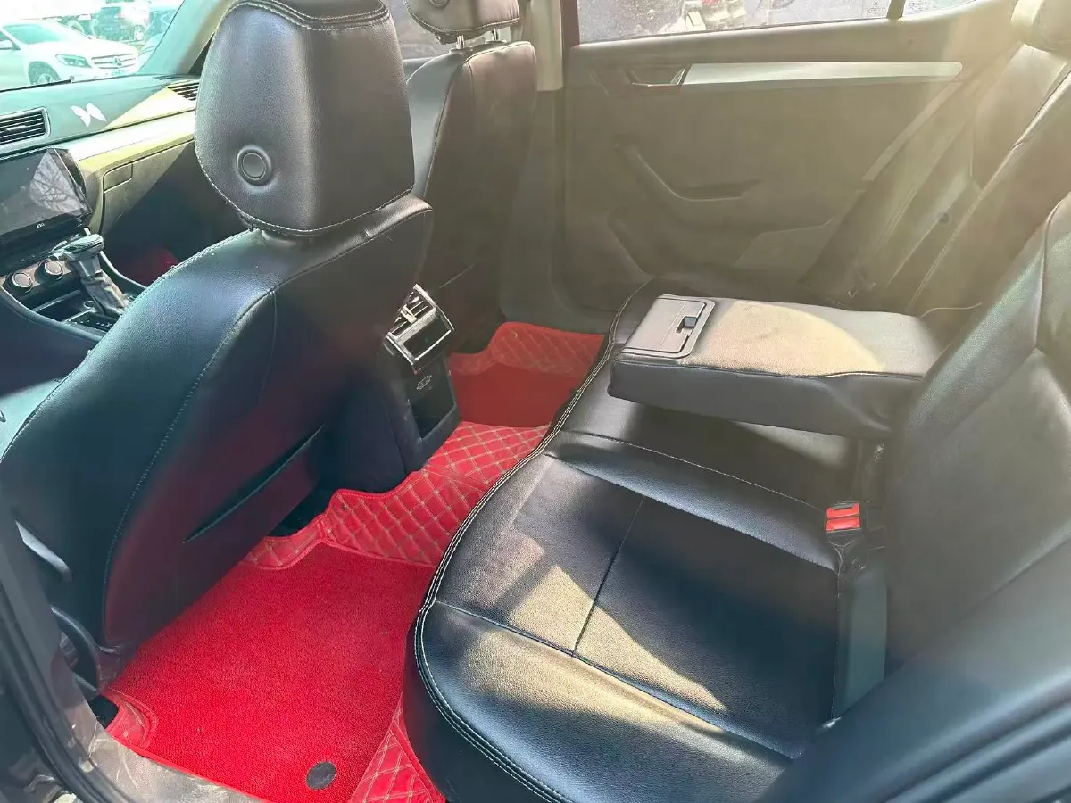 2018 Skoda Superb 1.4T 150HP L4 7DCT,autocango,china used car exporter,china ev exporter,chinese used car exporter,chinese used ev exporter