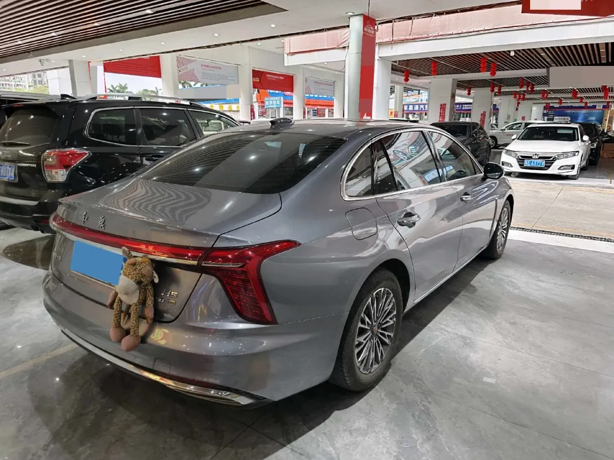 2024 HongQi H5 2.0T 224HP L4 8AT,autocango,china used car exporter,china ev exporter,chinese used car exporter,chinese used ev exporter