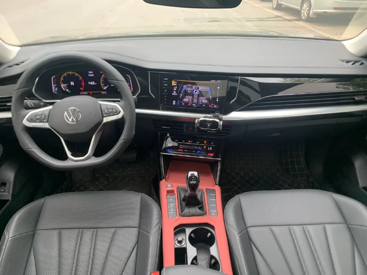 2024 Volkswagen Passat 2.0T 220HP L4 7DCT,autocango,china used car exporter,china ev exporter,chinese used car exporter,chinese used ev exporter