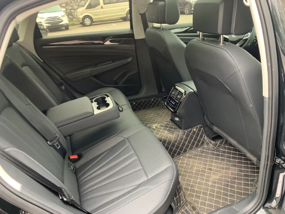 2024 Volkswagen Passat 2.0T 220HP L4 7DCT,autocango,china used car exporter,china ev exporter,chinese used car exporter,chinese used ev exporter