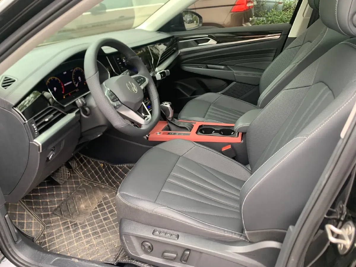 2024 Volkswagen Passat 2.0T 220HP L4 7DCT,autocango,china used car exporter,china ev exporter,chinese used car exporter,chinese used ev exporter