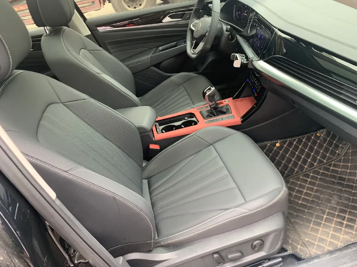 2024 Volkswagen Passat 2.0T 220HP L4 7DCT,autocango,china used car exporter,china ev exporter,chinese used car exporter,chinese used ev exporter