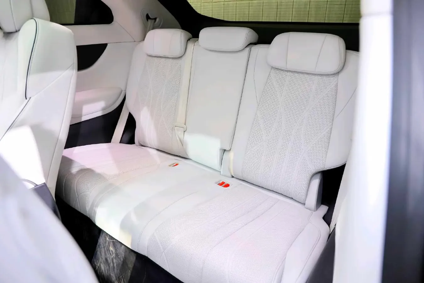 2024 Xpeng X9 BEV 101.5KWH,autocango,china used car exporter,china ev exporter,chinese used car exporter,chinese used ev exporter