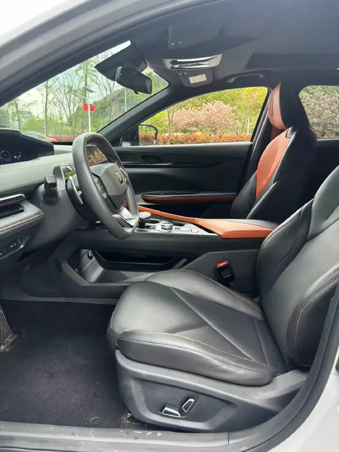 2022 ChangAn UNI-V 1.5T 188HP L4 7DCT,autocango,china used car exporter,china ev exporter,chinese used car exporter,chinese used ev exporter