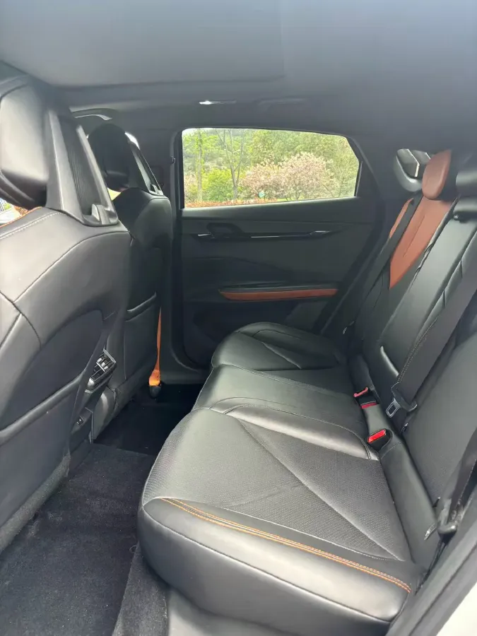 2022 ChangAn UNI-V 1.5T 188HP L4 7DCT,autocango,china used car exporter,china ev exporter,chinese used car exporter,chinese used ev exporter