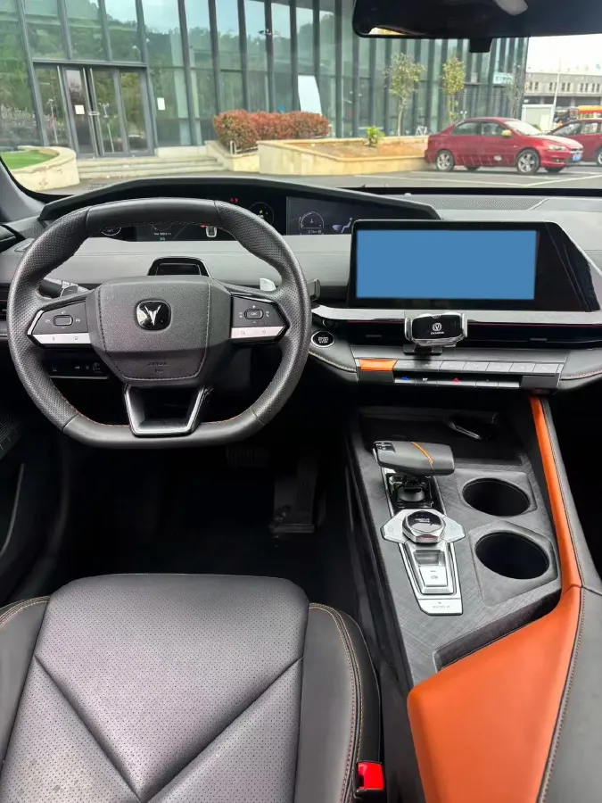 2022 ChangAn UNI-V 1.5T 188HP L4 7DCT,autocango,china used car exporter,china ev exporter,chinese used car exporter,chinese used ev exporter