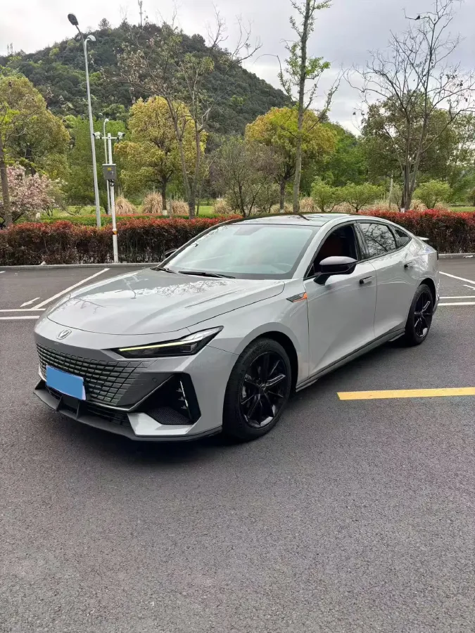 2022 ChangAn UNI-V 1.5T 188HP L4 7DCT,autocango,china used car exporter,china ev exporter,chinese used car exporter,chinese used ev exporter