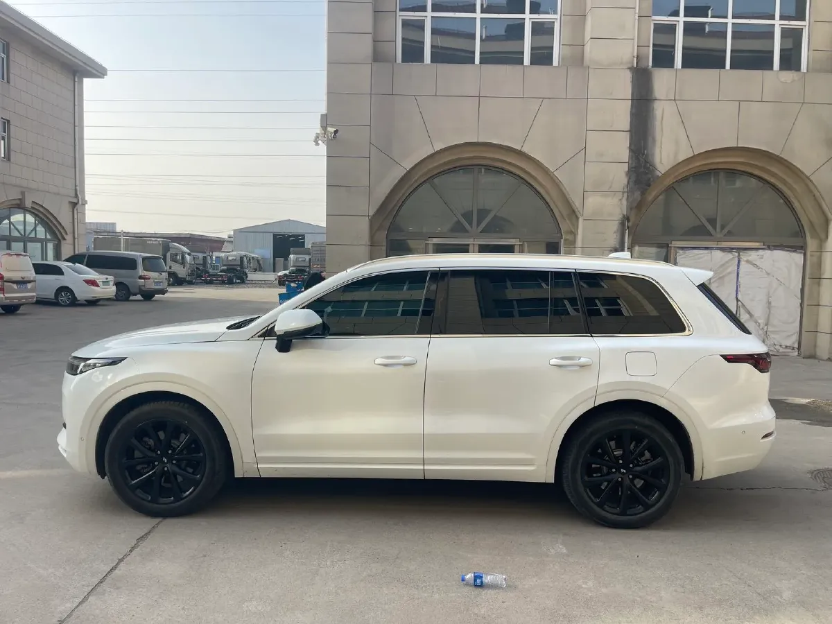 2021 Li ONE Range Extended 131HP REEV 40.5KWH,autocango,china used car exporter,china ev exporter,chinese used car exporter,chinese used ev exporter