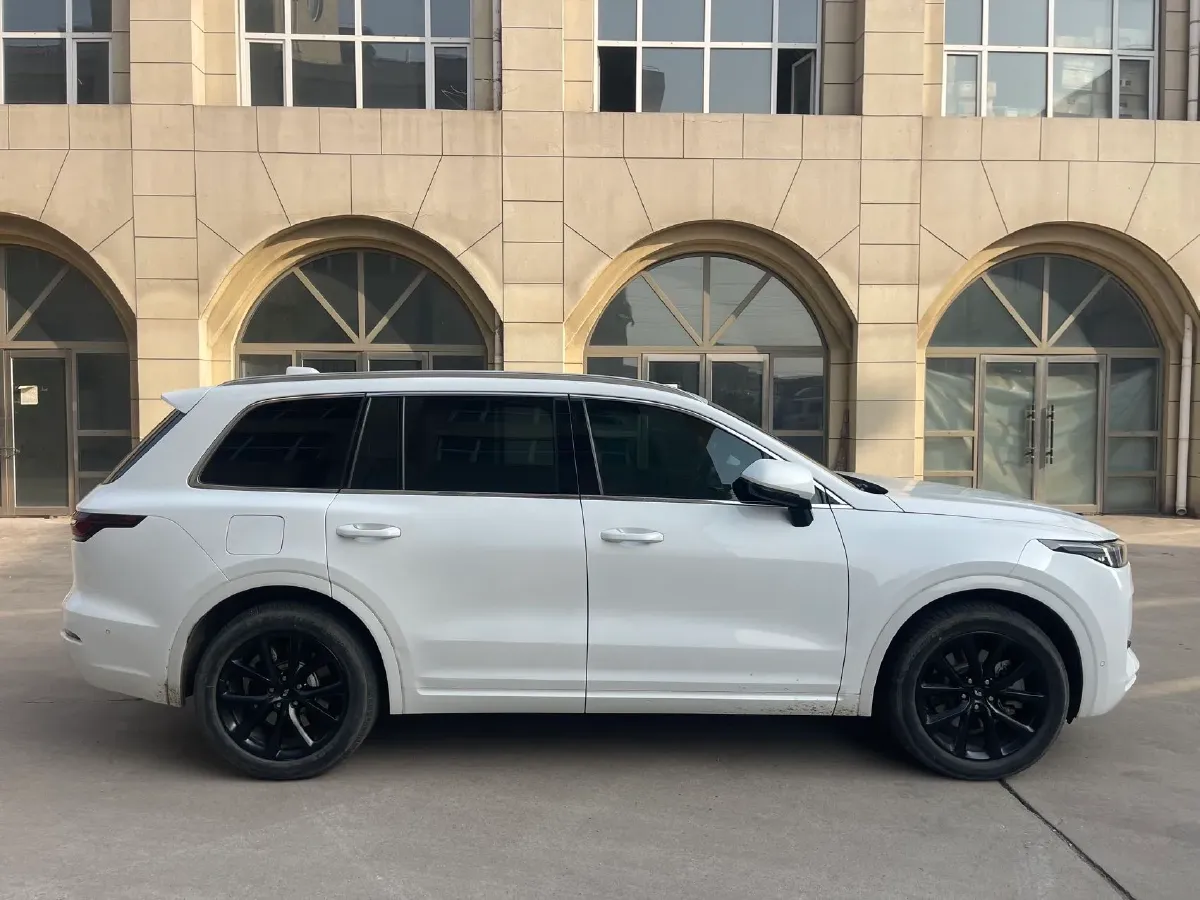 2021 Li ONE Range Extended 131HP REEV 40.5KWH,autocango,china used car exporter,china ev exporter,chinese used car exporter,chinese used ev exporter