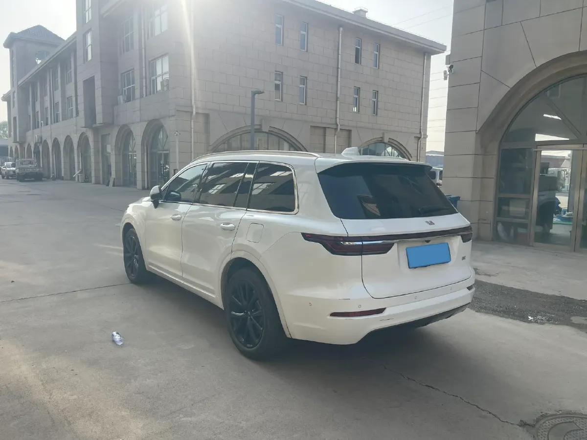2021 Li ONE Range Extended 131HP REEV 40.5KWH,autocango,china used car exporter,china ev exporter,chinese used car exporter,chinese used ev exporter