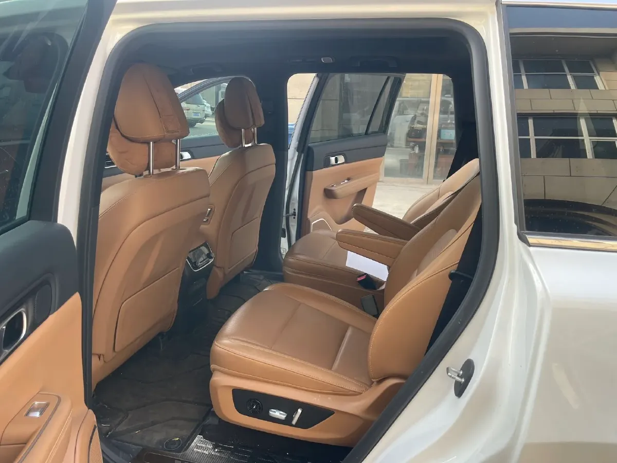 2021 Li ONE Range Extended 131HP REEV 40.5KWH,autocango,china used car exporter,china ev exporter,chinese used car exporter,chinese used ev exporter