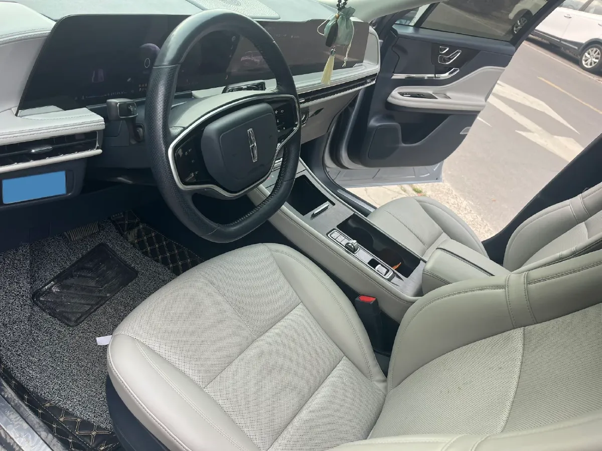 2023 Lincoln Corsair 2.0T 261HP L4 8AT,autocango,china used car exporter,china ev exporter,chinese used car exporter,chinese used ev exporter