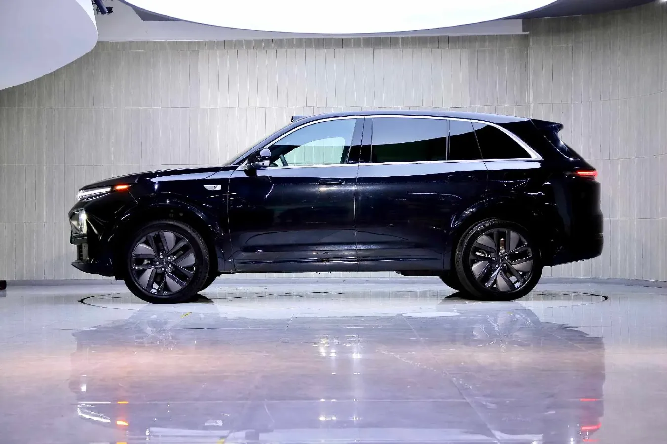 2024 Li L8 Range Extended 154HP REEV 52.3KWH,autocango,china used car exporter,china ev exporter,chinese used car exporter,chinese used ev exporter