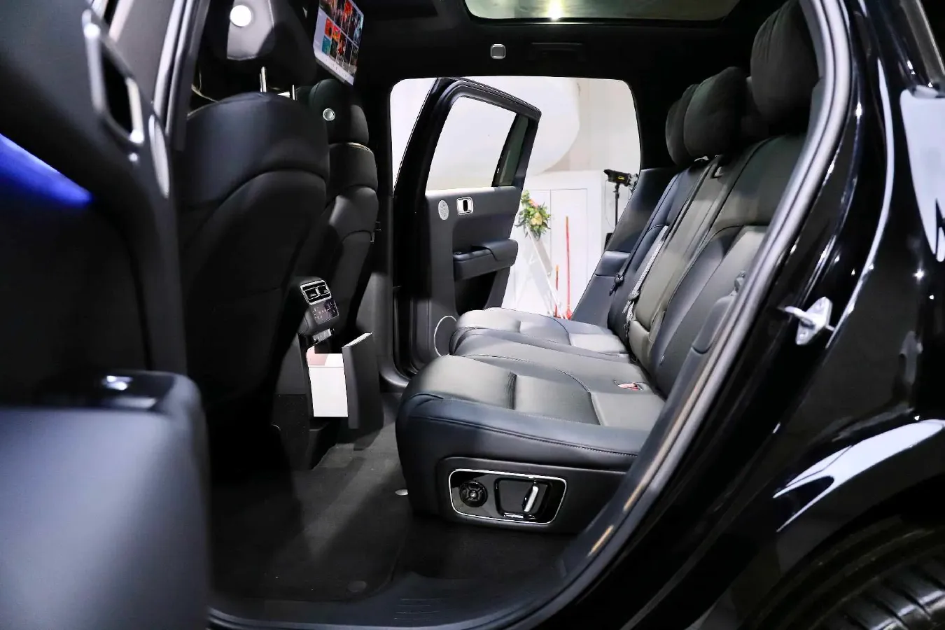 2024 Li L8 Range Extended 154HP REEV 52.3KWH,autocango,china used car exporter,china ev exporter,chinese used car exporter,chinese used ev exporter