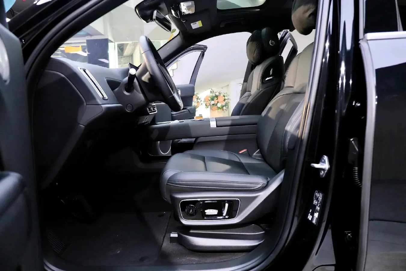 2024 Li L8 Range Extended 154HP REEV 52.3KWH,autocango,china used car exporter,china ev exporter,chinese used car exporter,chinese used ev exporter