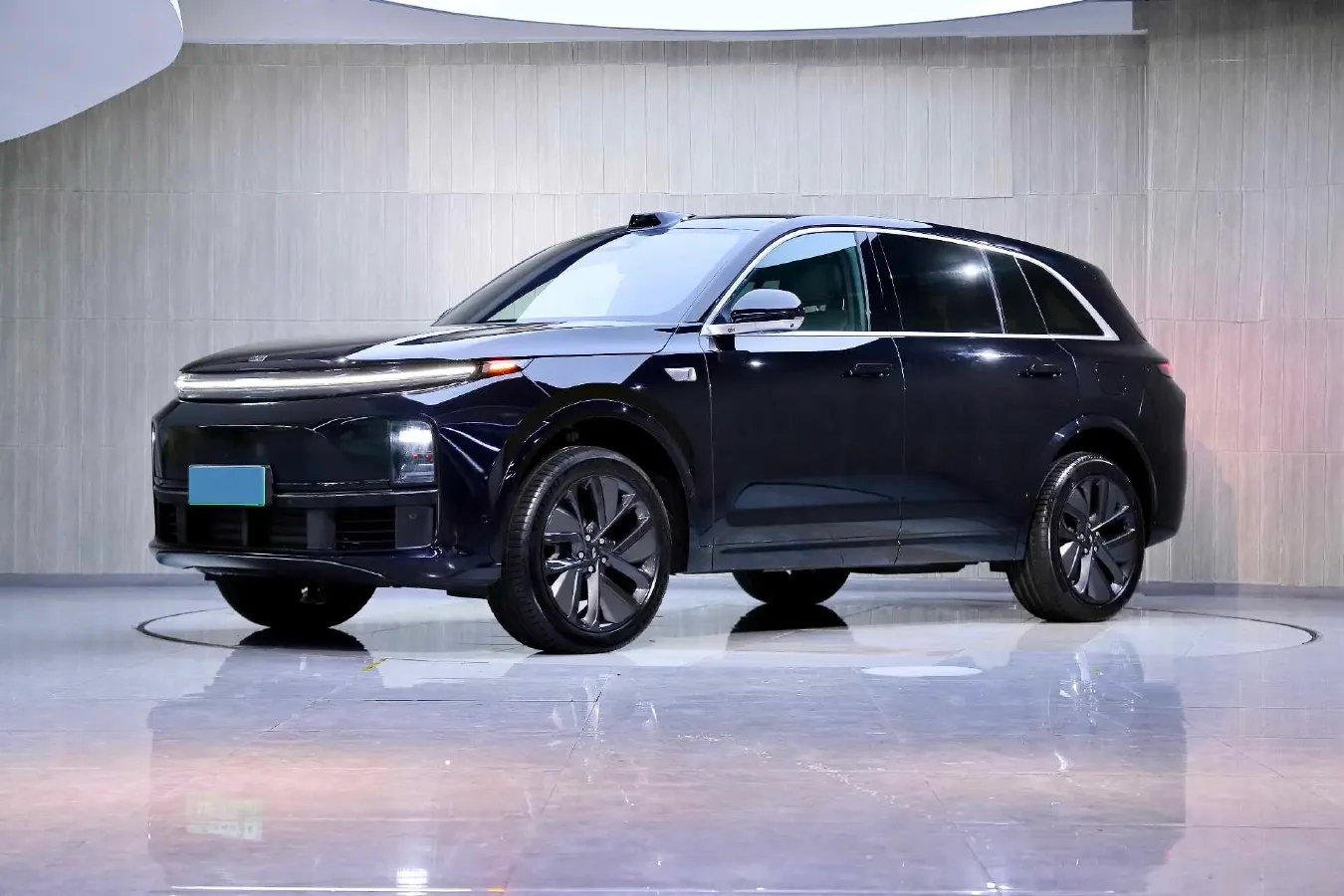 2024 Li L8 Range Extended 154HP REEV 52.3KWH,autocango,china used car exporter,china ev exporter,chinese used car exporter,chinese used ev exporter