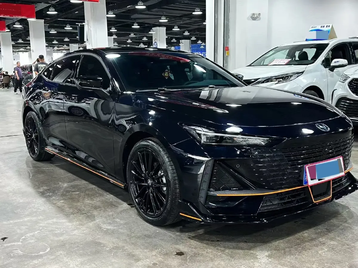 2025 ChangAn UNI-V 1.5T 192HP L4 7DCT,autocango,china used car exporter,china ev exporter,chinese used car exporter,chinese used ev exporter