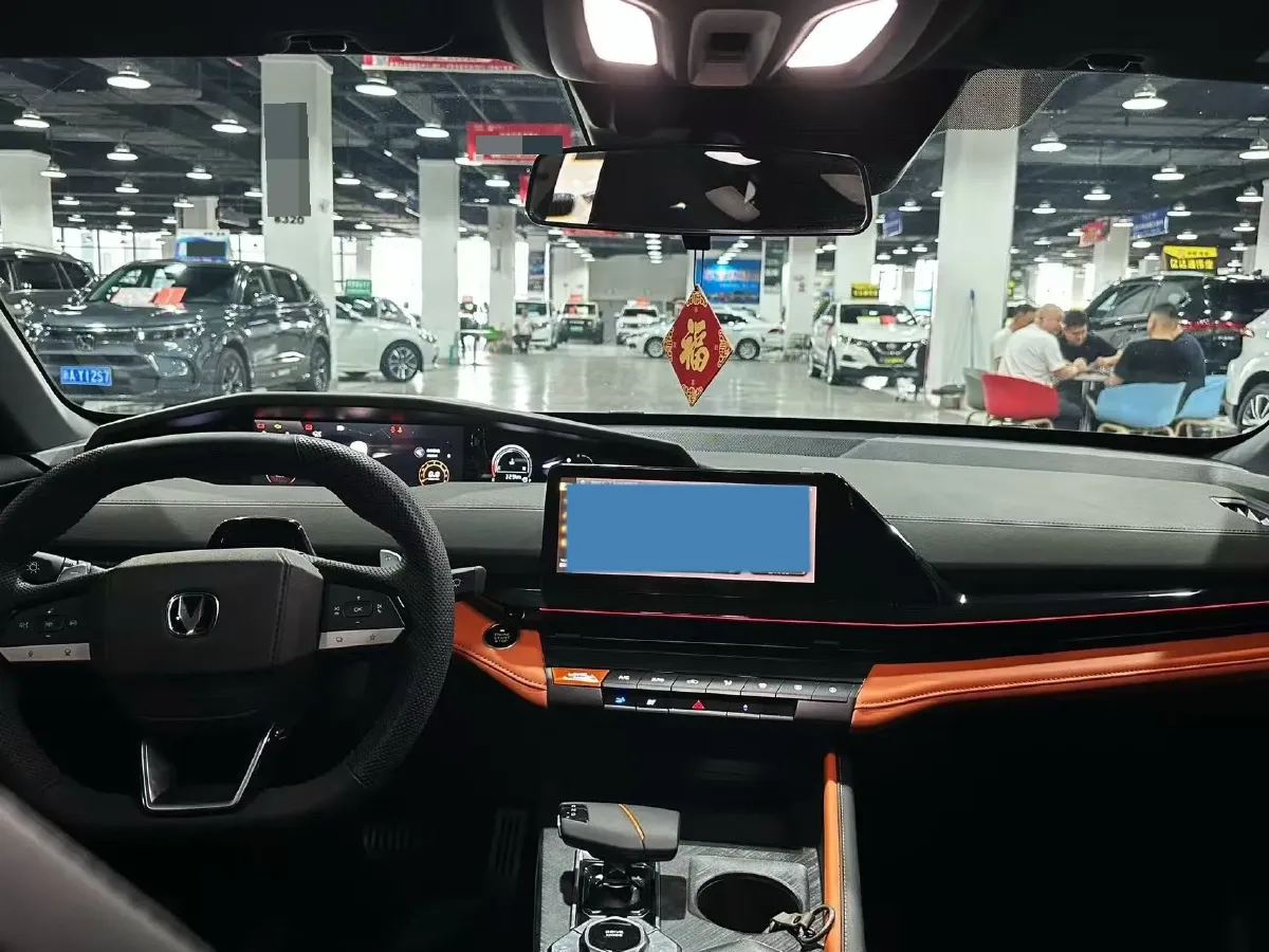 2025 ChangAn UNI-V 1.5T 192HP L4 7DCT,autocango,china used car exporter,china ev exporter,chinese used car exporter,chinese used ev exporter