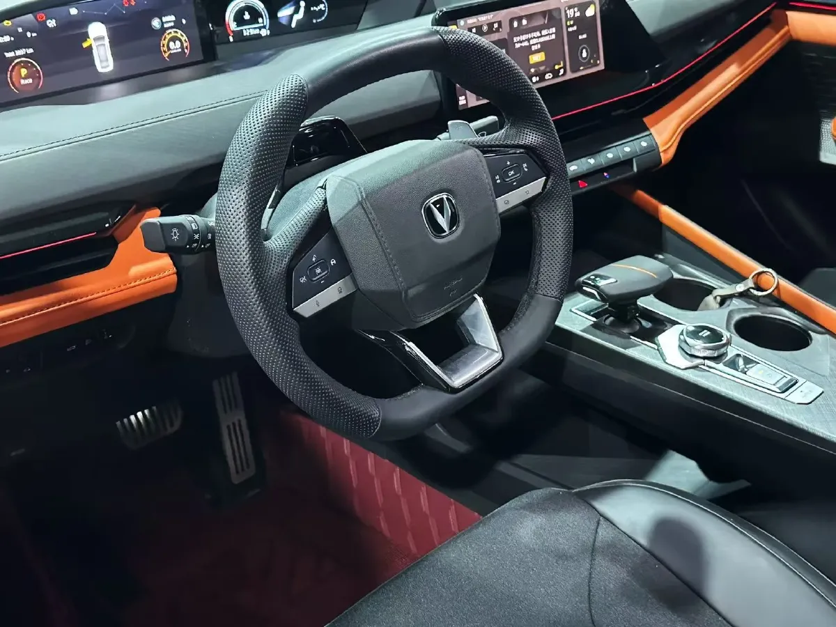 2025 ChangAn UNI-V 1.5T 192HP L4 7DCT,autocango,china used car exporter,china ev exporter,chinese used car exporter,chinese used ev exporter