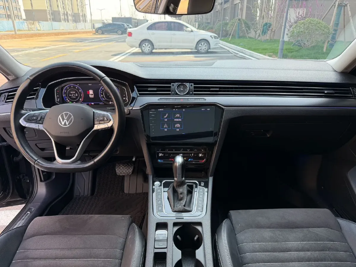 2020 Volkswagen Magotan 2.0T 220HP L4 7DCT,autocango,china used car exporter,china ev exporter,chinese used car exporter,chinese used ev exporter