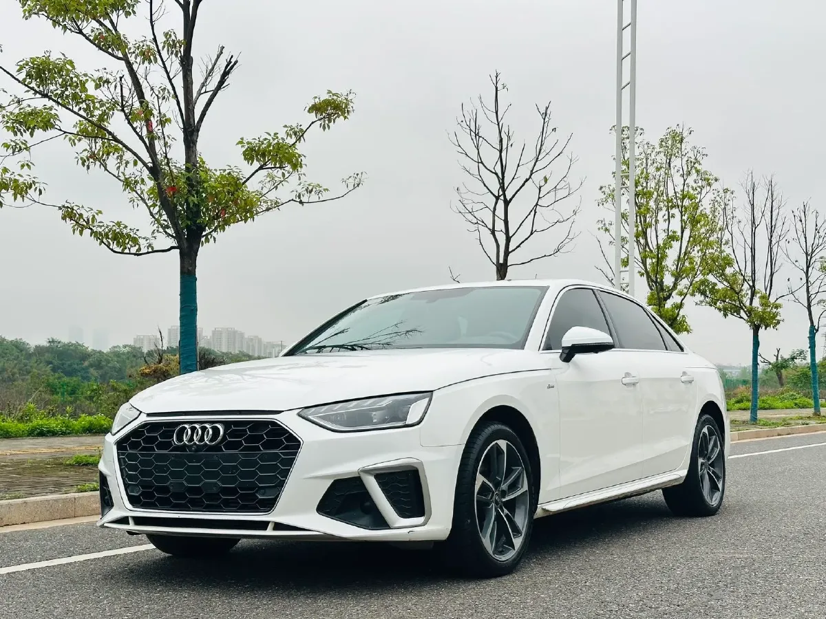 2022 Audi A4L 2.0T 190HP L4 7DCT,autocango,china used car exporter,china ev exporter,chinese used car exporter,chinese used ev exporter