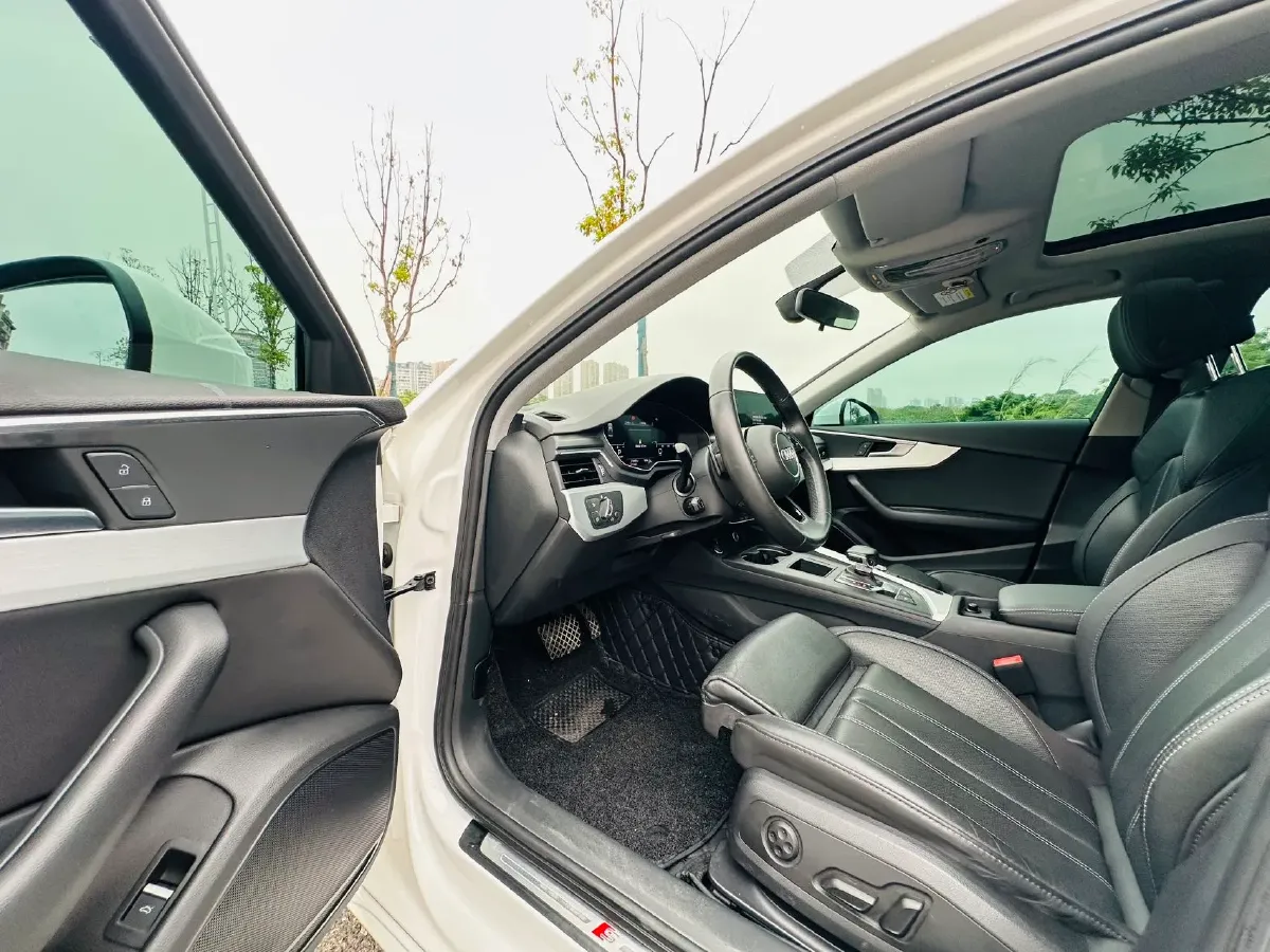 2022 Audi A4L 2.0T 190HP L4 7DCT,autocango,china used car exporter,china ev exporter,chinese used car exporter,chinese used ev exporter