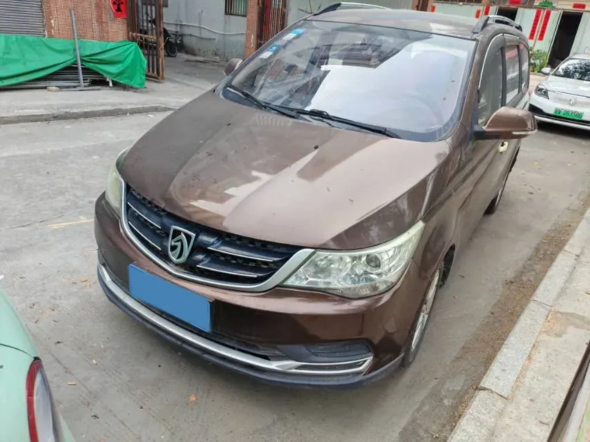 2016 BaoJun 730 1.5L 112HP L4 5MT,autocango,china used car exporter,china ev exporter,chinese used car exporter,chinese used ev exporter