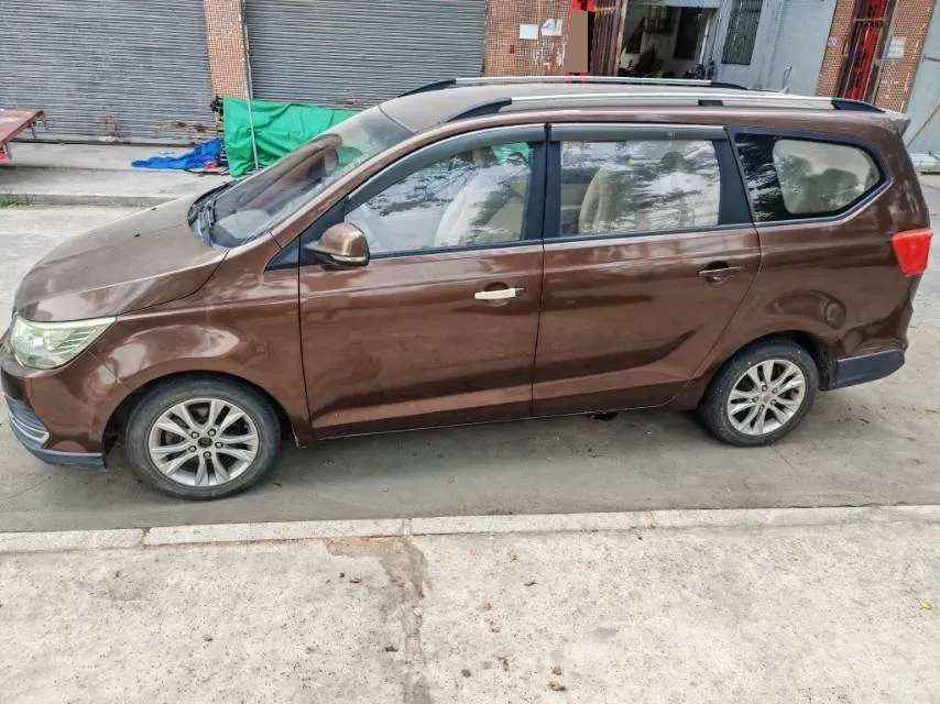 2016 BaoJun 730 1.5L 112HP L4 5MT,autocango,china used car exporter,china ev exporter,chinese used car exporter,chinese used ev exporter