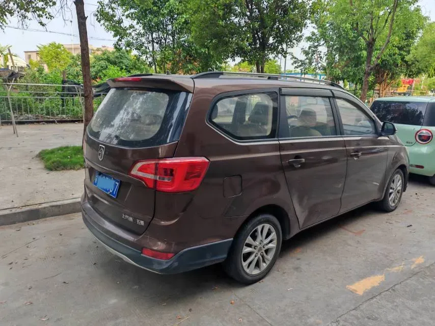 2016 BaoJun 730 1.5L 112HP L4 5MT,autocango,china used car exporter,china ev exporter,chinese used car exporter,chinese used ev exporter