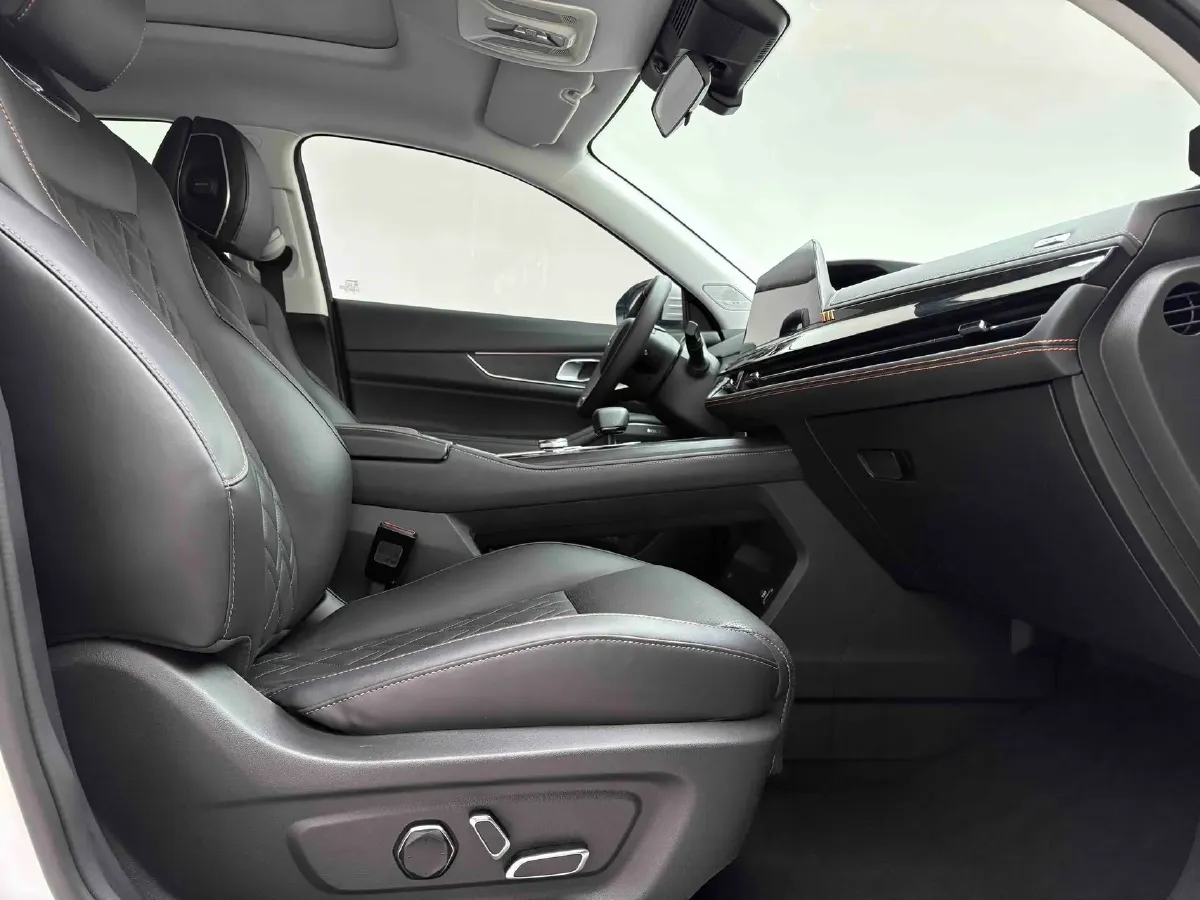 2021 ChangAn UNI-K 2.0T 233HP L4 8AT,autocango,china used car exporter,china ev exporter,chinese used car exporter,chinese used ev exporter