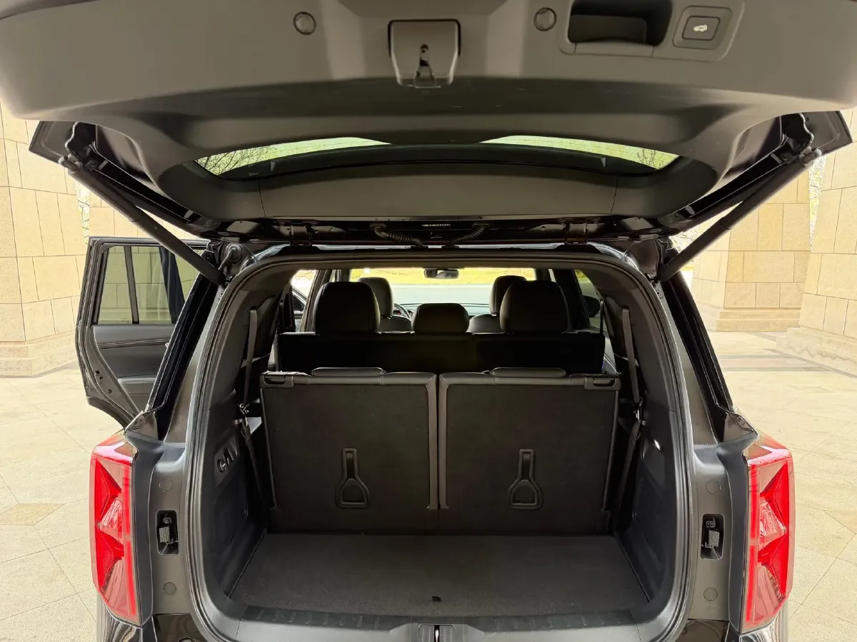 2022 GAC Trumpchi GS8 2.0T 252HP L4 8AT,autocango,china used car exporter,china ev exporter,chinese used car exporter,chinese used ev exporter