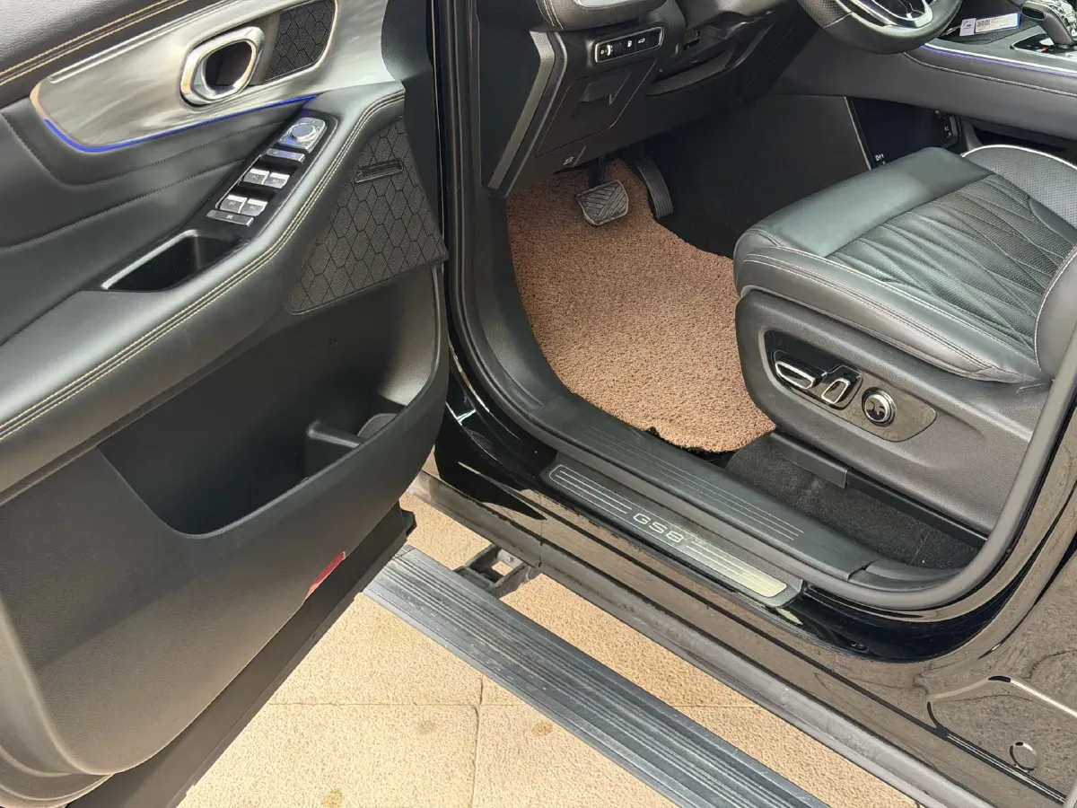 2022 GAC Trumpchi GS8 2.0T 252HP L4 8AT,autocango,china used car exporter,china ev exporter,chinese used car exporter,chinese used ev exporter