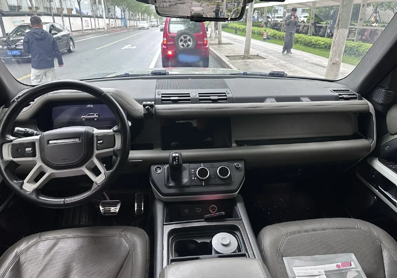 2020 Land Rover Defender 3.0T 400HP L6 8AT,autocango,china used car exporter,china ev exporter,chinese used car exporter,chinese used ev exporter