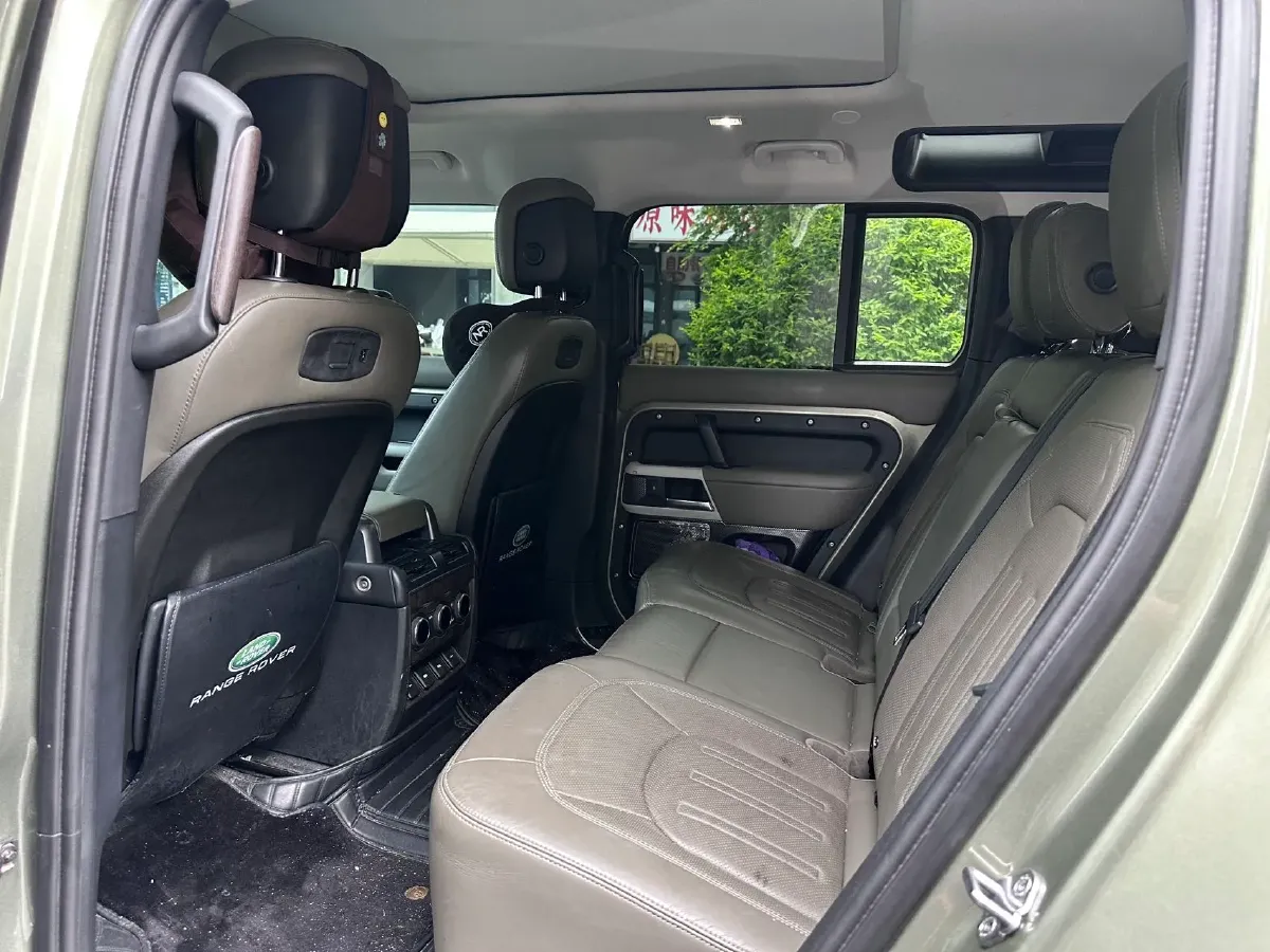 2020 Land Rover Defender 3.0T 400HP L6 8AT,autocango,china used car exporter,china ev exporter,chinese used car exporter,chinese used ev exporter