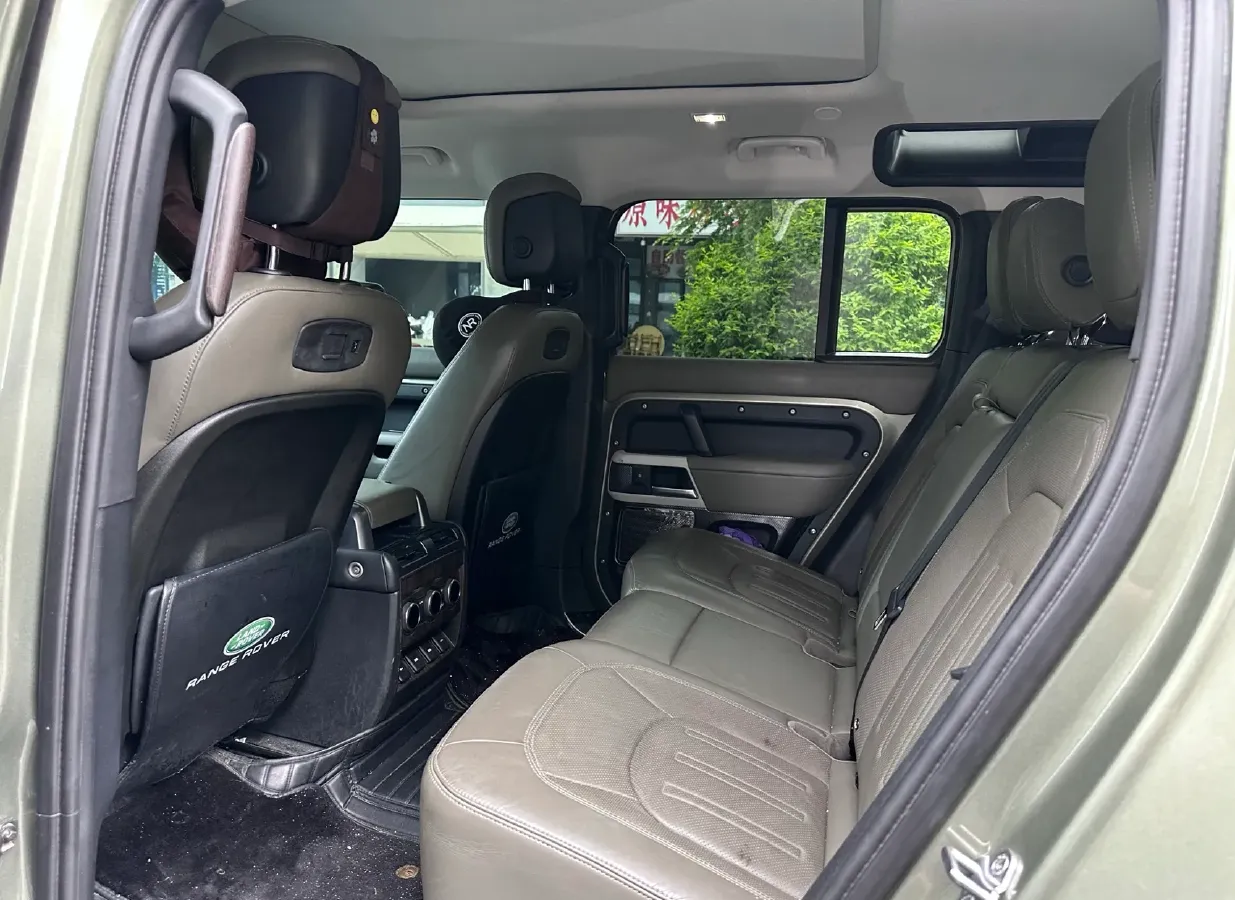 2020 Land Rover Defender 3.0T 400HP L6 8AT,autocango,china used car exporter,china ev exporter,chinese used car exporter,chinese used ev exporter