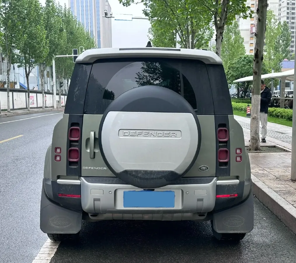 2020 Land Rover Defender 3.0T 400HP L6 8AT,autocango,china used car exporter,china ev exporter,chinese used car exporter,chinese used ev exporter