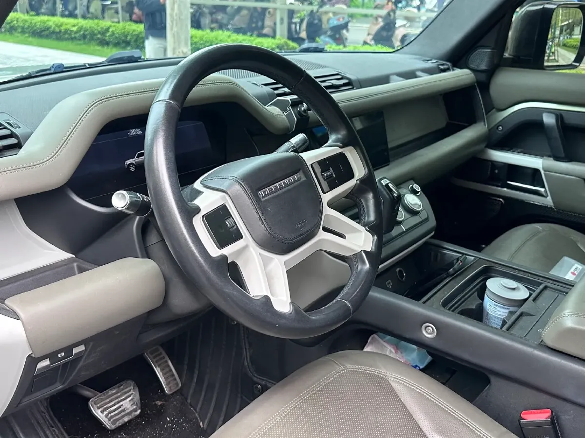 2020 Land Rover Defender 3.0T 400HP L6 8AT,autocango,china used car exporter,china ev exporter,chinese used car exporter,chinese used ev exporter