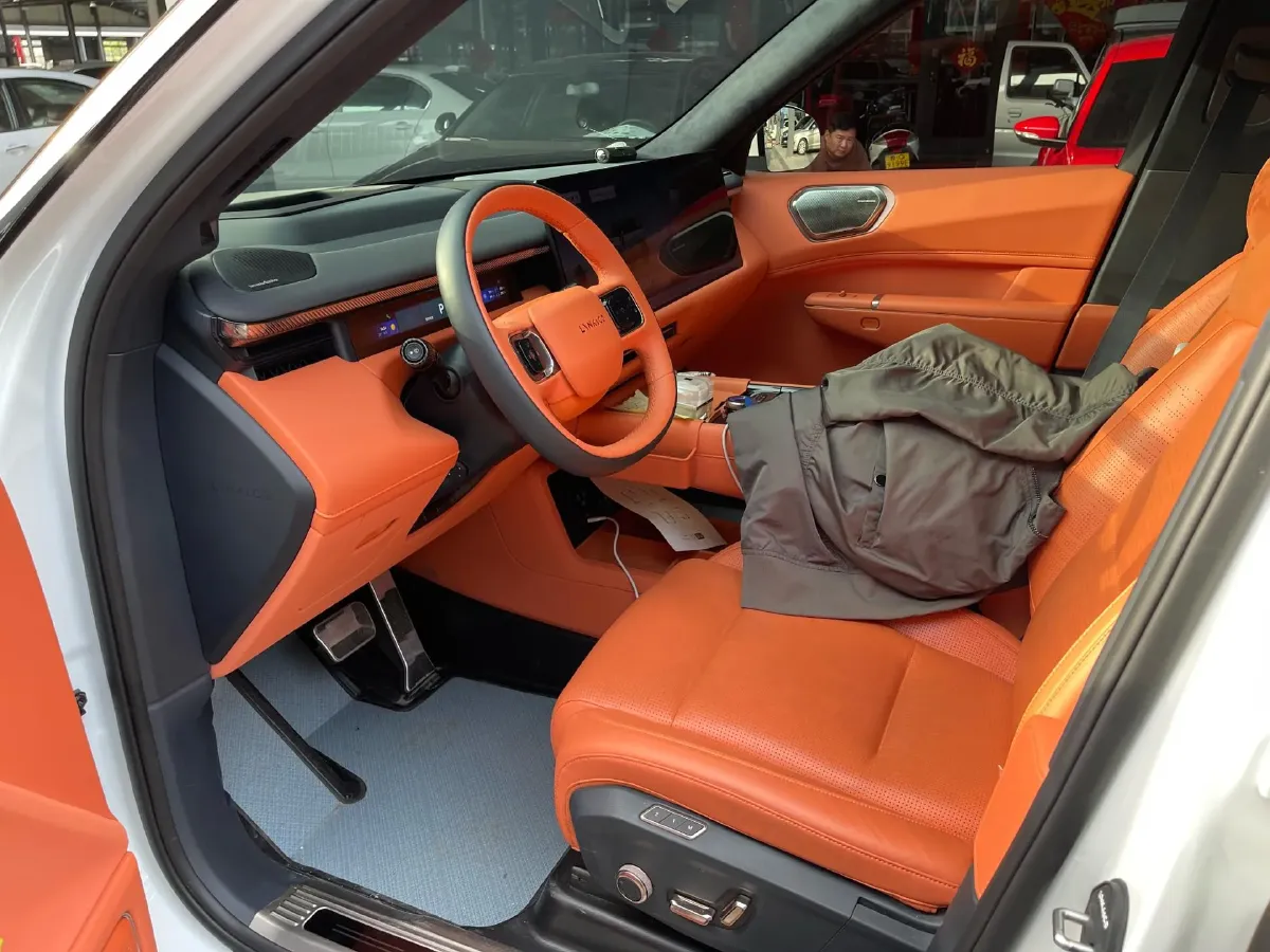 2025 LYNK&CO 900 1.5T 190HP L4 3DHT PHEV 43.3KWH,autocango,china used car exporter,china ev exporter,chinese used car exporter,chinese used ev exporter