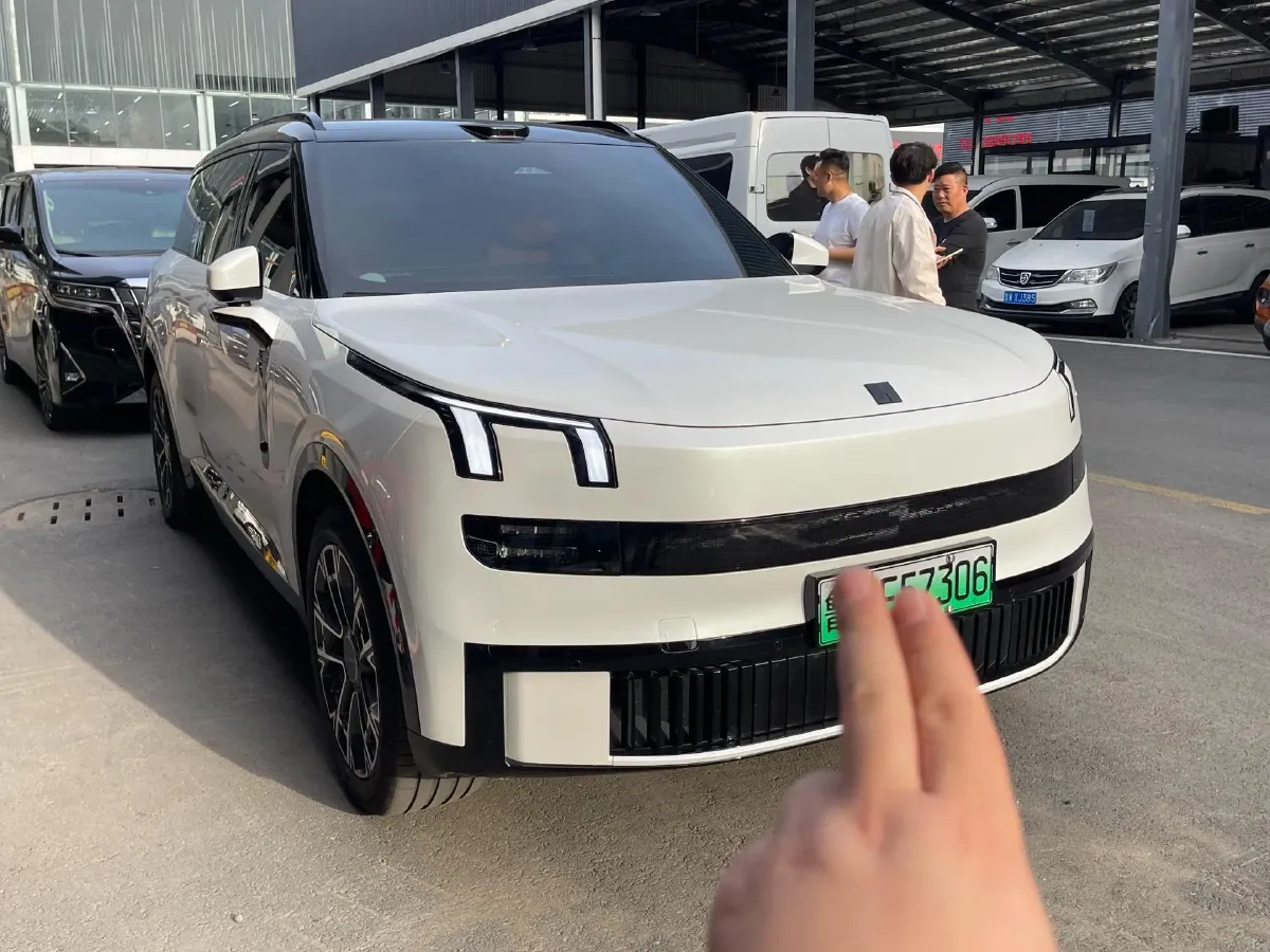 2025 LYNK&CO 900 1.5T 190HP L4 3DHT PHEV 43.3KWH,autocango,china used car exporter,china ev exporter,chinese used car exporter,chinese used ev exporter