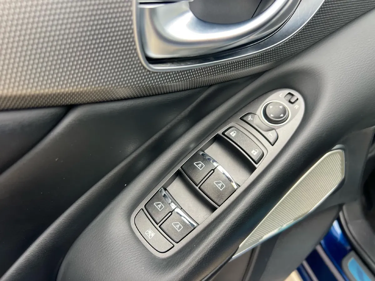 2018 Jeep Grand Commander 2.0T 265HP L4 9AT,autocango,china used car exporter,china ev exporter,chinese used car exporter,chinese used ev exporter