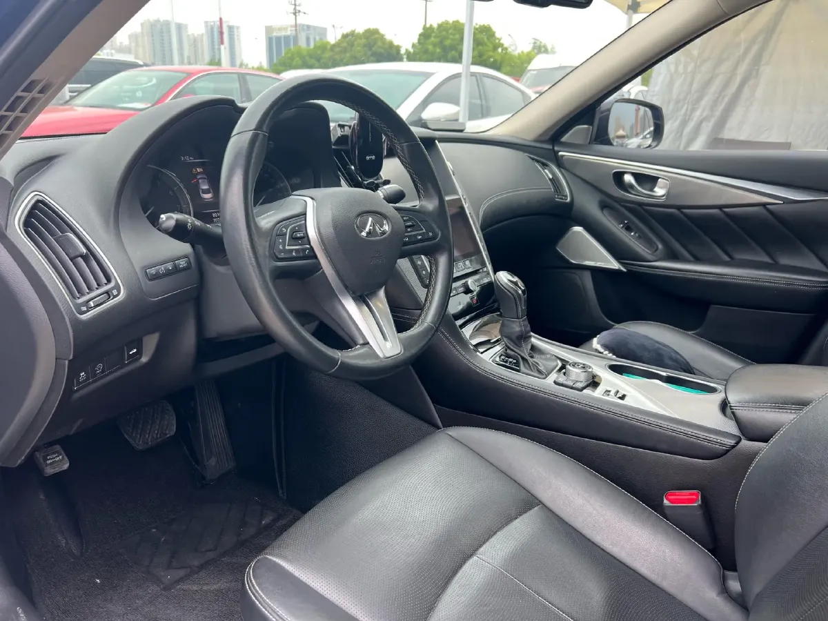 2018 Jeep Grand Commander 2.0T 265HP L4 9AT,autocango,china used car exporter,china ev exporter,chinese used car exporter,chinese used ev exporter