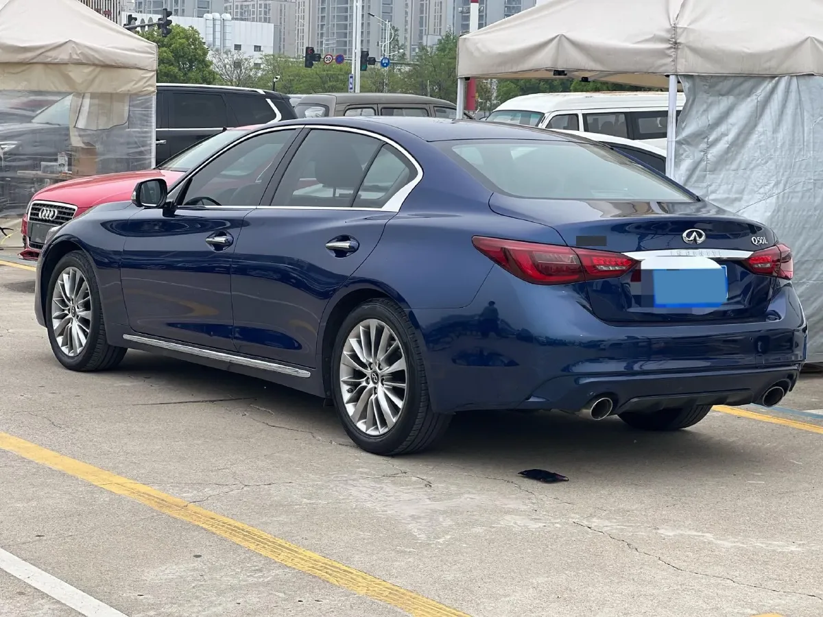 2018 Jeep Grand Commander 2.0T 265HP L4 9AT,autocango,china used car exporter,china ev exporter,chinese used car exporter,chinese used ev exporter