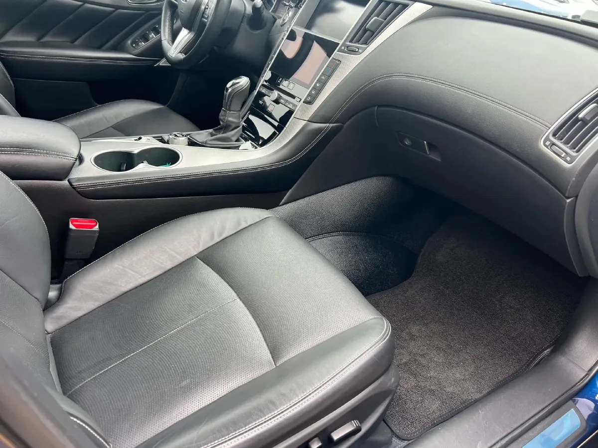 2018 Jeep Grand Commander 2.0T 265HP L4 9AT,autocango,china used car exporter,china ev exporter,chinese used car exporter,chinese used ev exporter