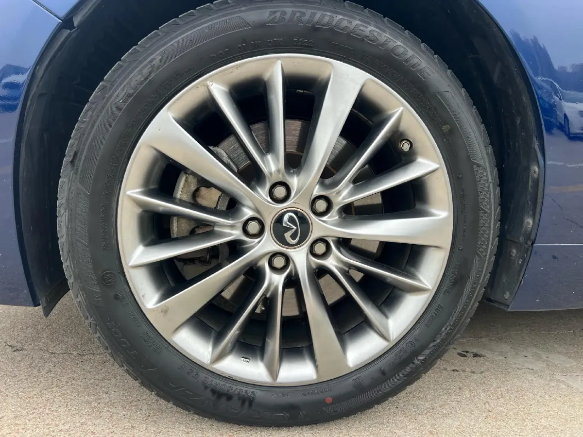 2018 Jeep Grand Commander 2.0T 265HP L4 9AT,autocango,china used car exporter,china ev exporter,chinese used car exporter,chinese used ev exporter