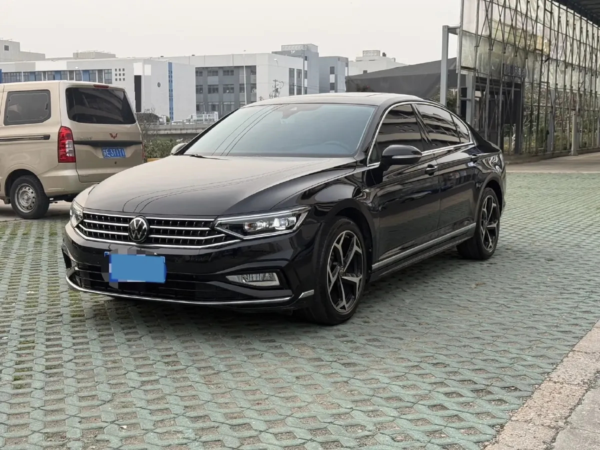 2023 Volkswagen Magotan 2.0T 186HP L4 7DCT,autocango,china used car exporter,china ev exporter,chinese used car exporter,chinese used ev exporter